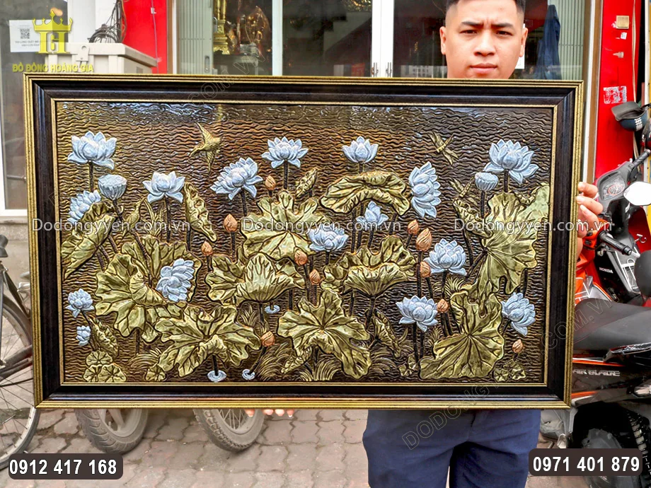 Tranh c&oacute; k&iacute;ch thước vừa phải, th&iacute;ch hợp treo trong mọi kh&ocirc;ng gian sống